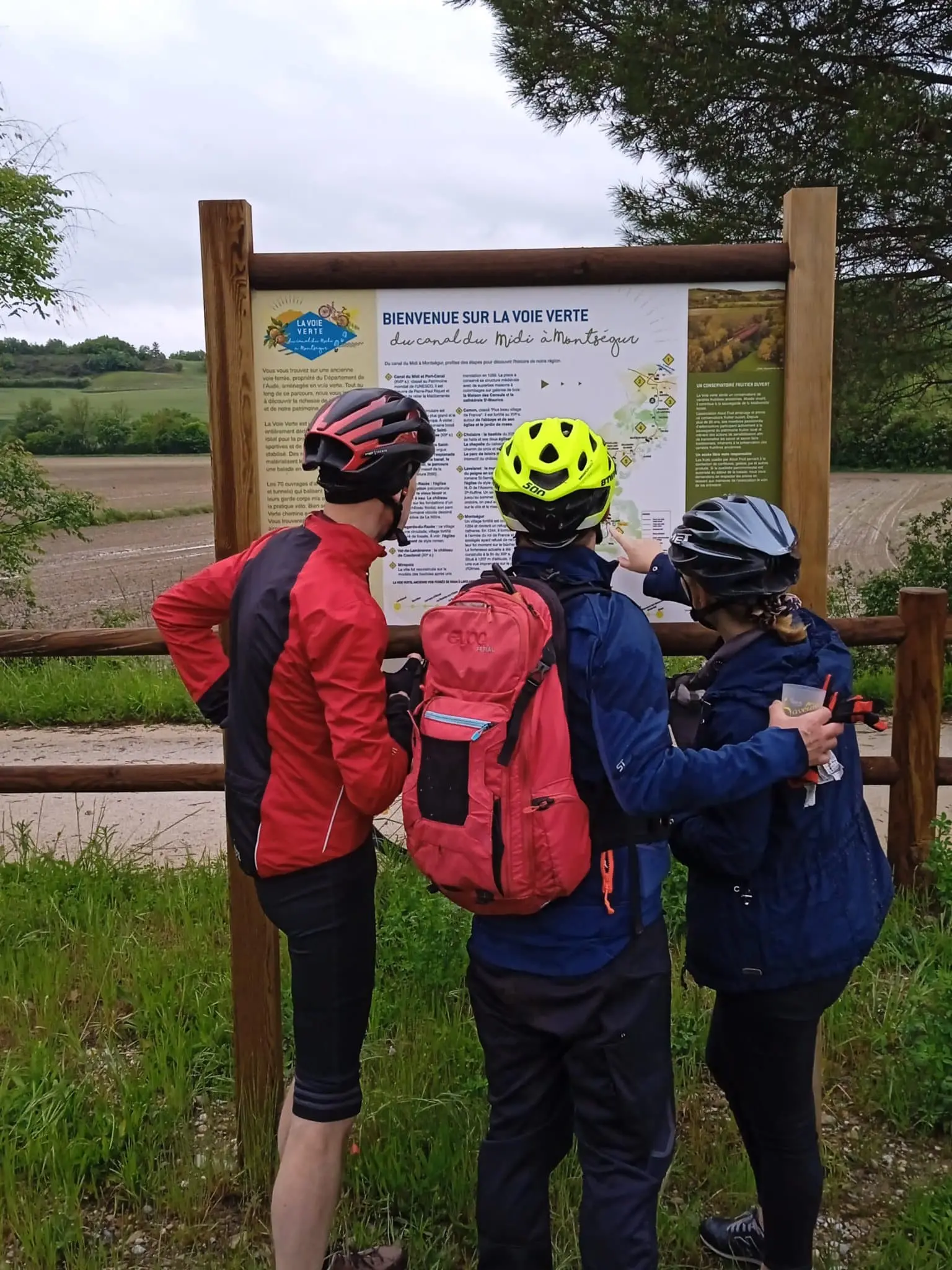 panneau carte À vélo du canal du midi à Montségur, du nouveau !