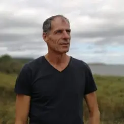Le poète Eric Brouet dans l’Aude