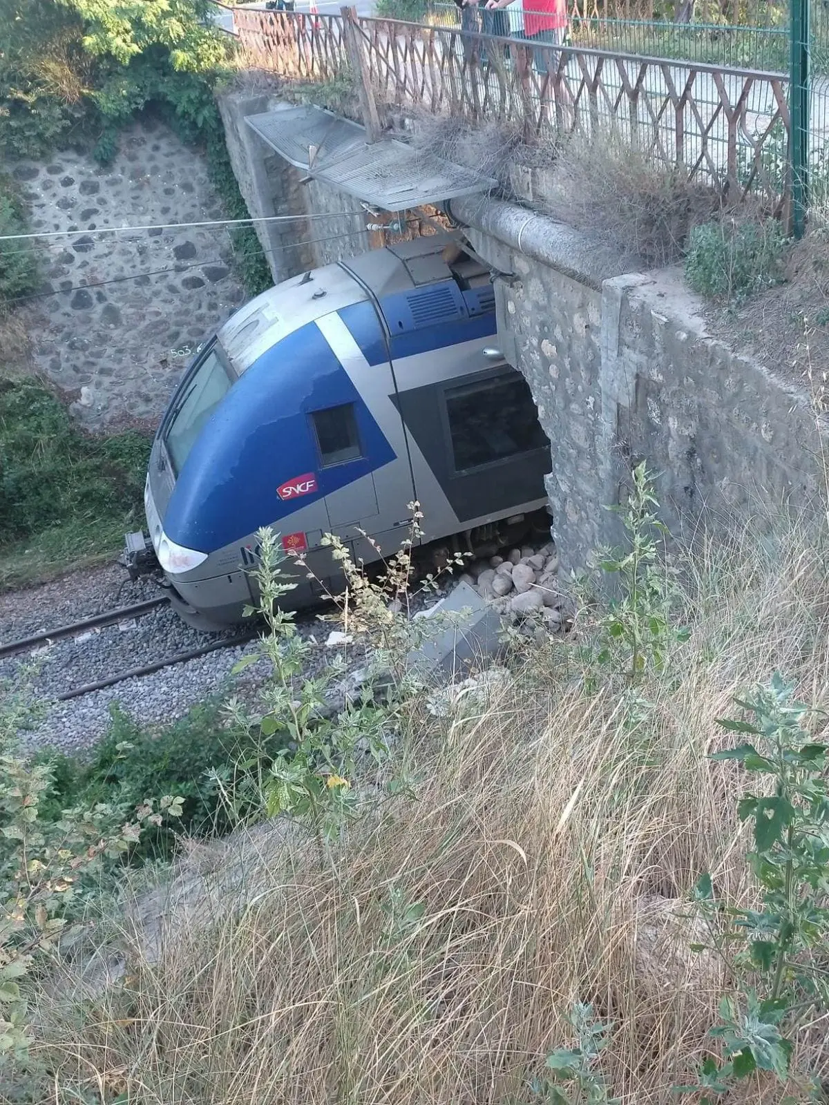 Accident de train dans les Pyrénées-Orientales, la famille du conducteur qui a tué Alexandra Sonac expulsée, les renforts policiers sont arrivés à Paris… L’actu à 12h