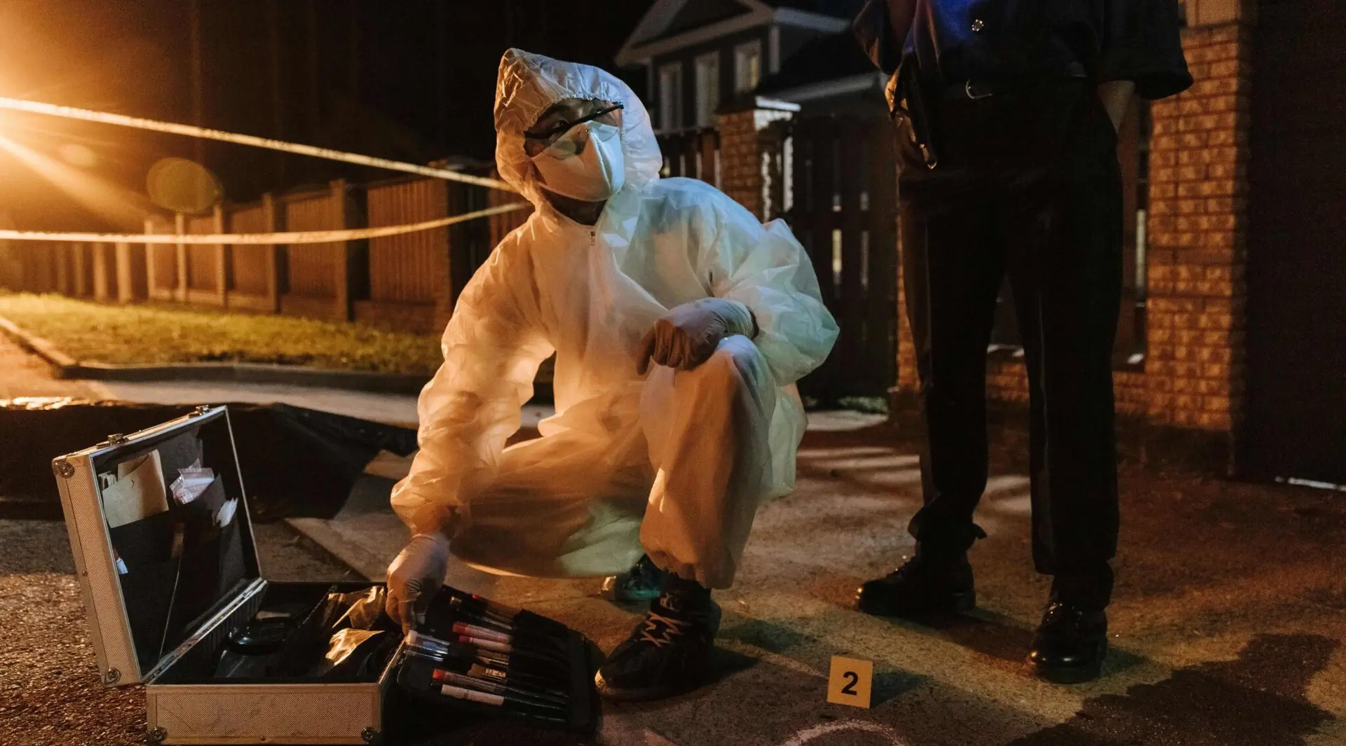 Un homme retrouvé mort en pleine rue à Tarbes, les conséquences du déraillement du train, mobilisation des agents pénitentiaires à Perpignan… L’actu à 07h
