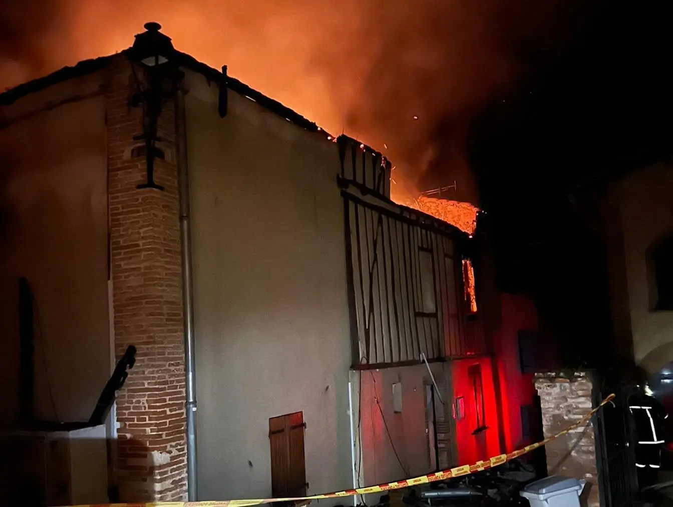 Ariège. « Ils ont tout perdu, tout a brulé »: un ensemble immobilier dévasté par les flammes