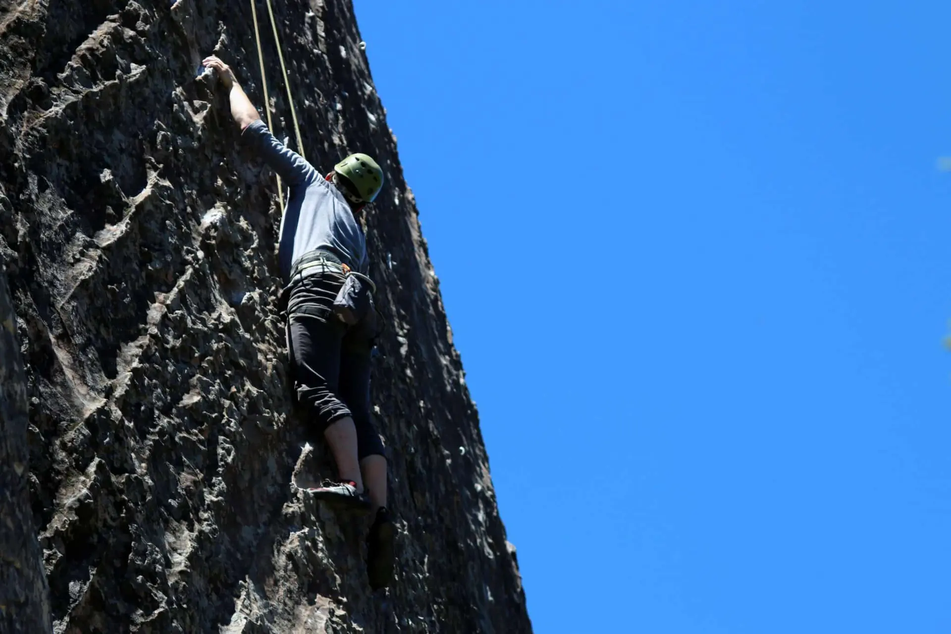 Un alpiniste retrouvé mort dans les Pyrénées · La Préfecture d’Ariège dénonce cette action choc des éleveurs · Une cagnotte ouverte pour le garçon brûlé à la soude caustique à Toulouse