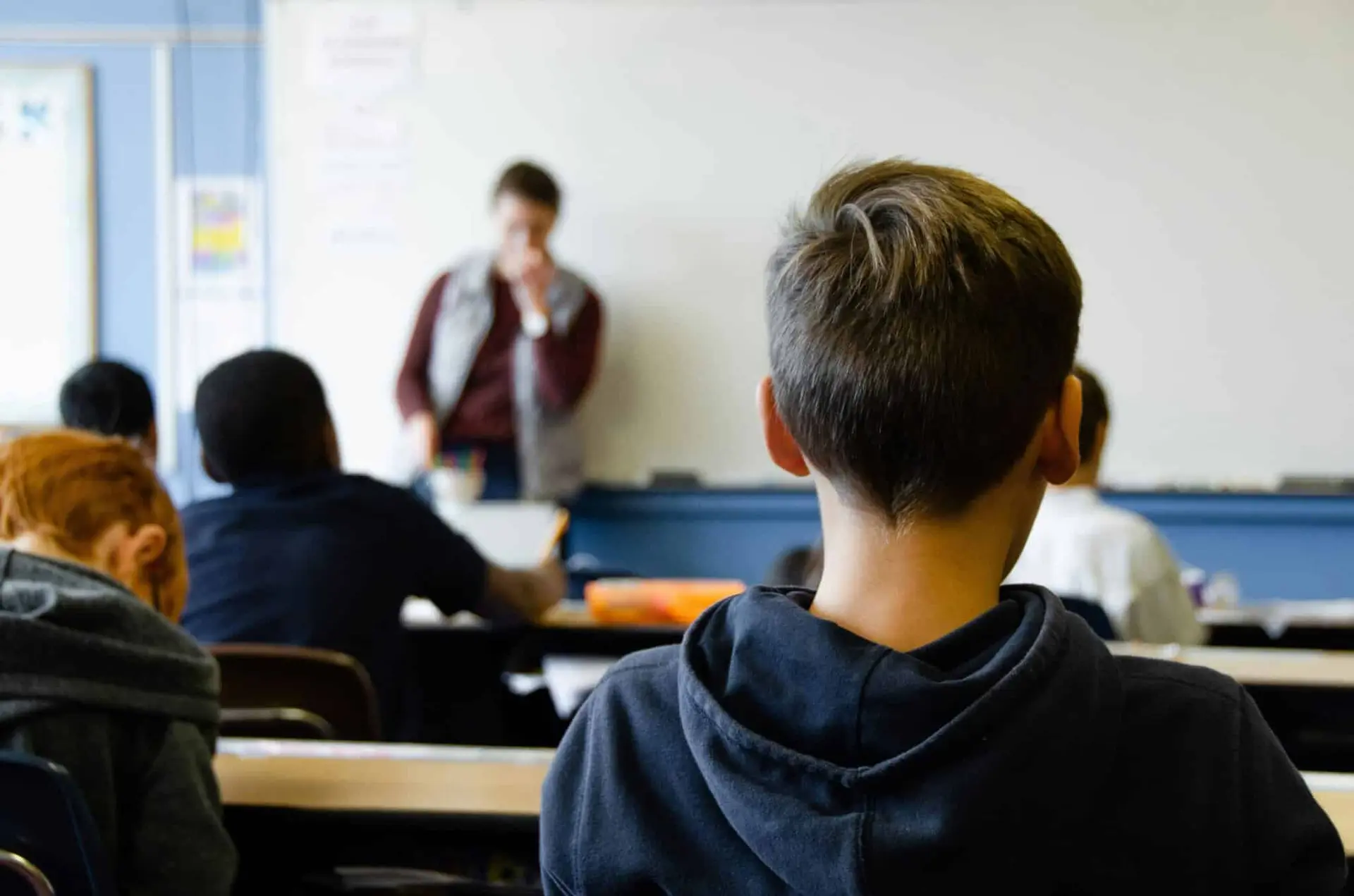 Rentrée scolaire : 1.000.000 d’élèves retournent en classe en Occitanie · Une nappe d’hydrocarbure dans le Canal du Midi à Toulouse · Léger tremblement de terre dans les Pyrénées