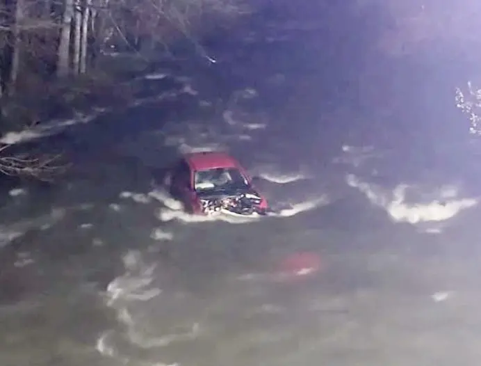 IMG-20241207-WA0001 (1) Ariège.Deux personnes piégées dans leur véhicule au milieu de la rivière secourues par les pompiers