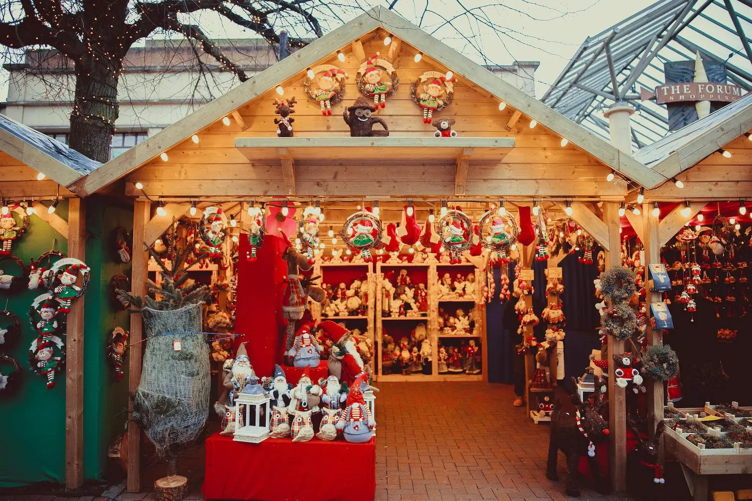 Marché de Noël, spectacles, photo avec le père-noël : la magie des fêtes s’installe à Tarascon-sur-Ariège