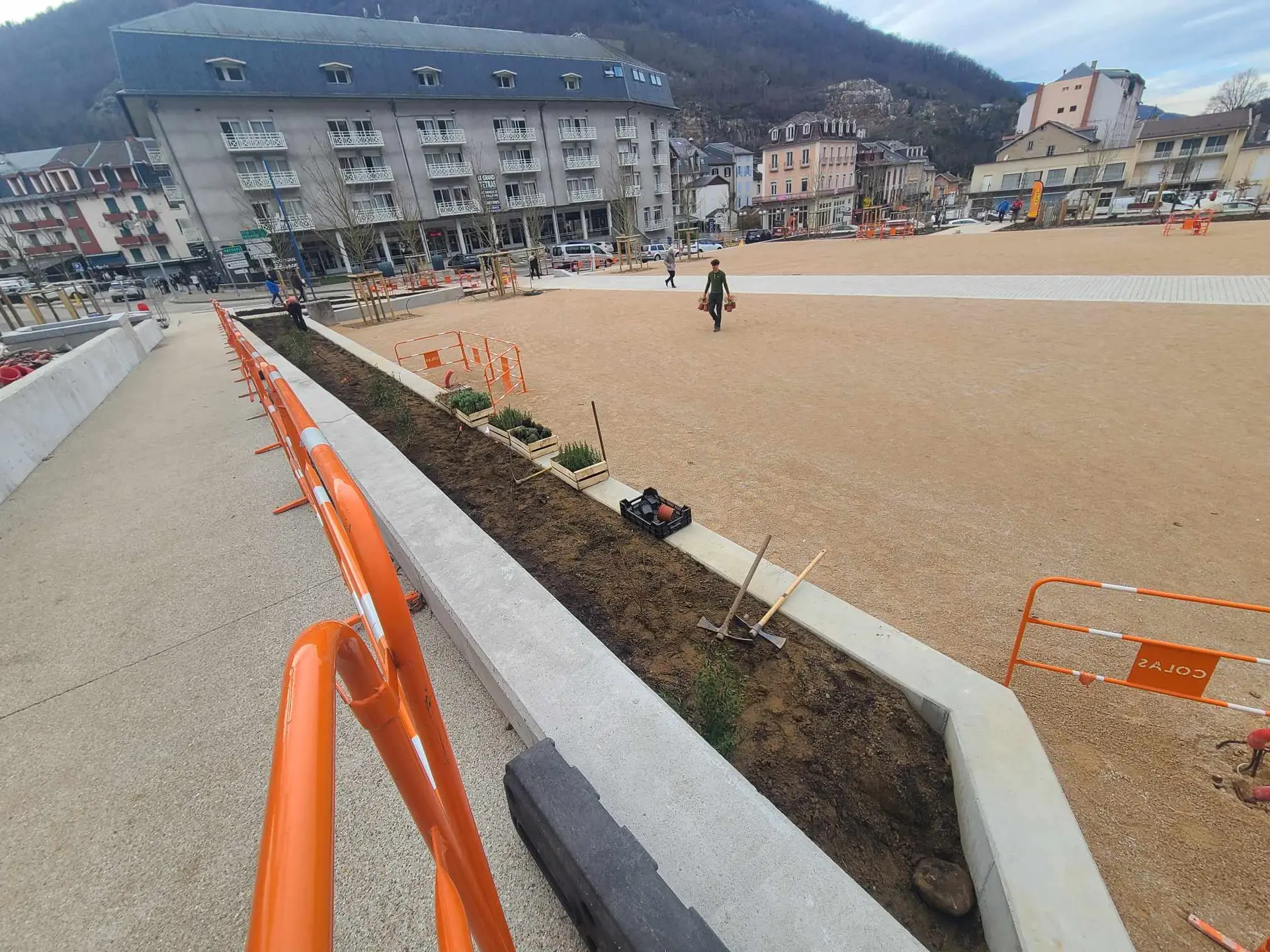 Ax-les-Thermes. La ville investit dans 6000 plantations qui ne consomment pas d’eau