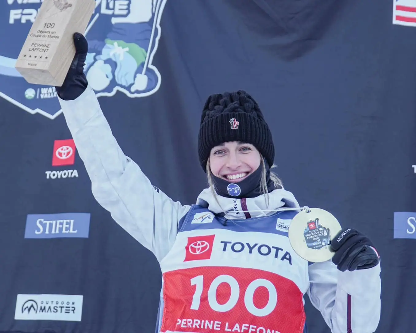 Une double victoire pour Perrine Laffont lors de son 100ème départ en coupe du monde de ski de bosses