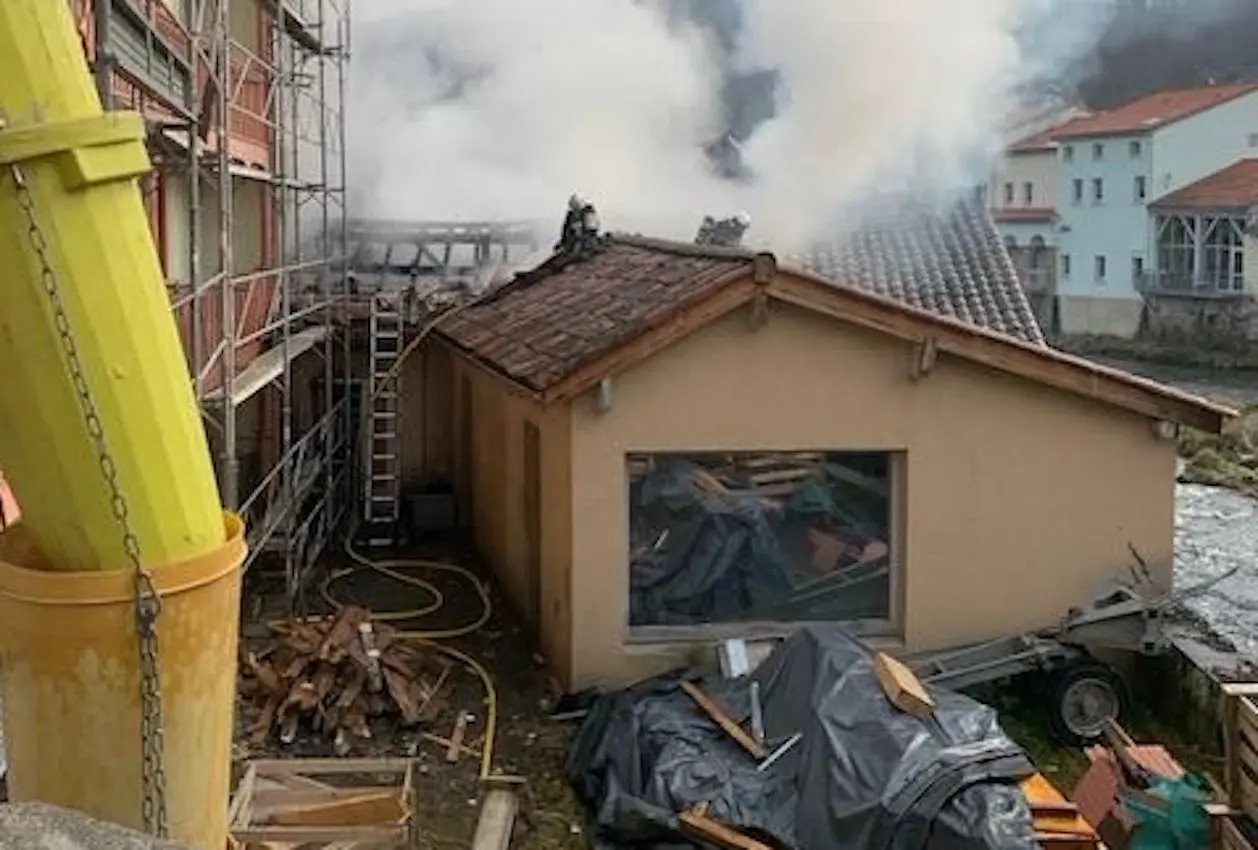 Ariège. La boulangerie « Le Pétrin Gourmand » à Seix ravagée par les flammes