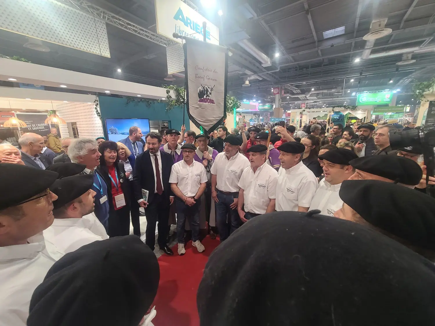 « C’est un peu les fiertés Ariégeoises qu’on expose ici » : l’Ariège a inauguré son stand au salon international de l’agriculture (SIA)