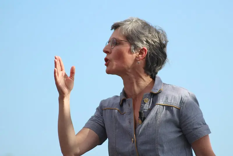 Aude. « Va faire la soupe salope » : le procès du vigneron qui a insulté Sandrine Rousseau débute aujourd’hui à Carcassonne