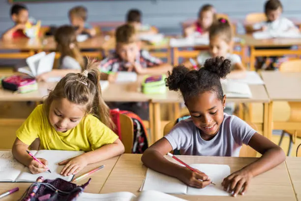 istockphoto-1139435499-612x612 Pour célébrer le passage du Tour de France, une dictée réunira 330 élèves ce 28 mars à Carcassonne