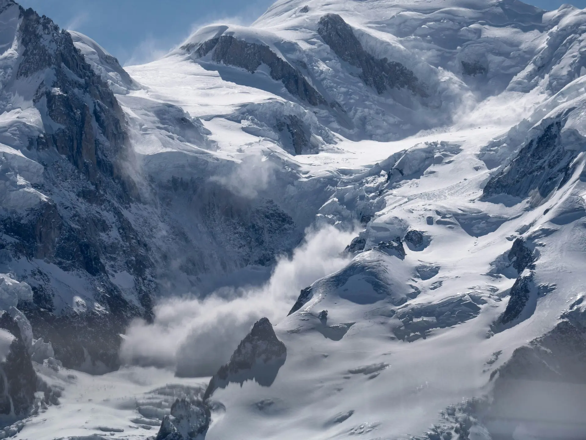 Pyrénées. Un skieur de 40 ans emporté par une avalanche au Pic du Midi, son airbag ne l’a pas sauvé