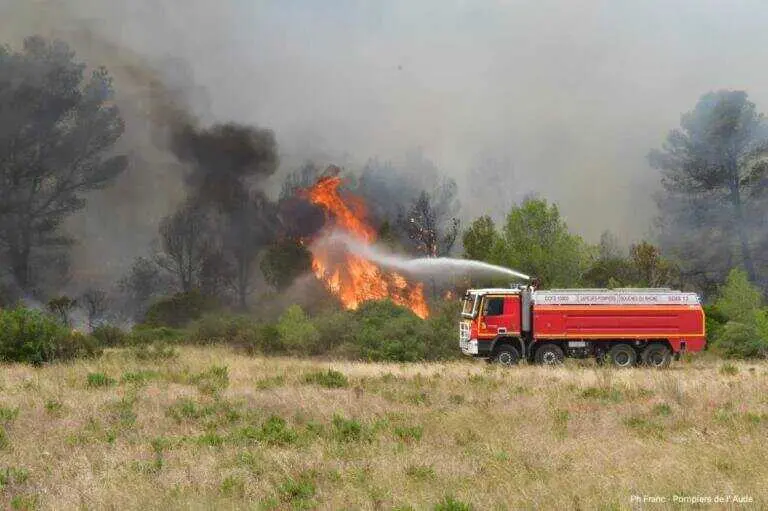 Opoul : un incendie ravage 36 hectares dans le camp militaire, 240 pompiers mobilisés