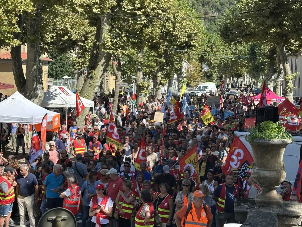 Mobilisation en Ariège : 8 000 manifestants selon les syndicats, 1 800 d’après la préfecture