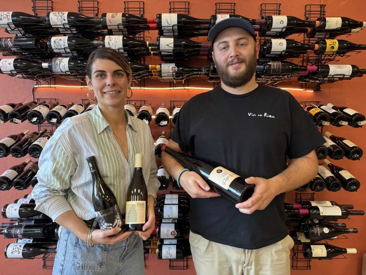 Trèbes : deux passionnés ouvrent Vin ou Rien, une cave dédiée aux vins du territoire