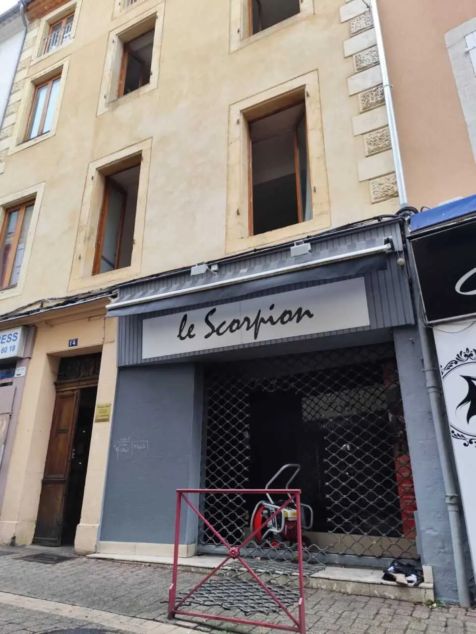 Foix : un feu de magasin maîtrisé en centre-ville, 22 pompiers mobilisés