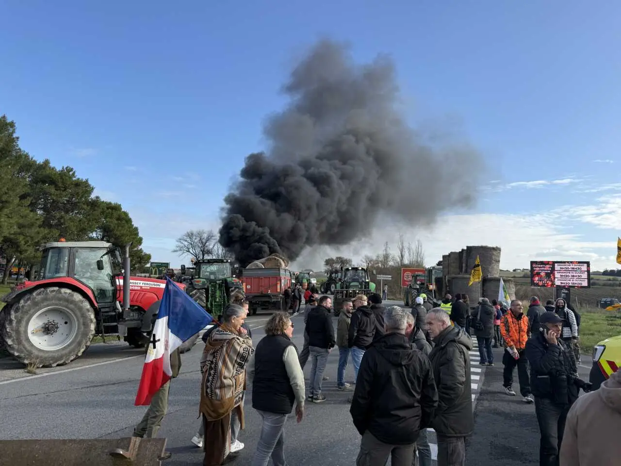 Dermatose nodulaire contagieuse : plusieurs centaines d’agriculteurs manifestent à Carcassonne dans l’Aude Dermatose nodulaire contagieuse : plusieurs centaines d’agriculteurs manifestent à Carcassonne dans l’Aude