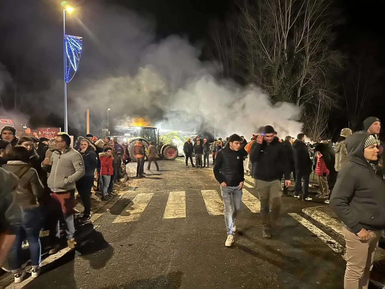 « Si on peut, on fera même la queue jusqu’au Pas-de-la-Case »: la route de l’Andorre bloquée par les agriculteurs, après l’abattage de 208 vaches