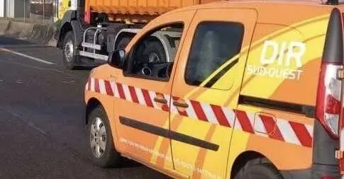 Un éboulement rocheux bloque la circulation sur la RN20
