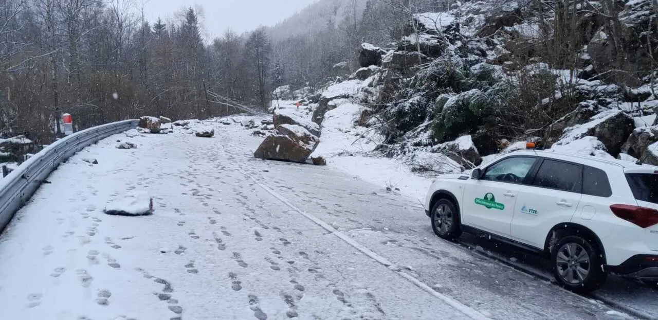 « Un éboulement rocheux d’ampleur rare a eu lieu cette nuit » : l’accès en Andorre bloqué par un éboulement d’une rare ampleur