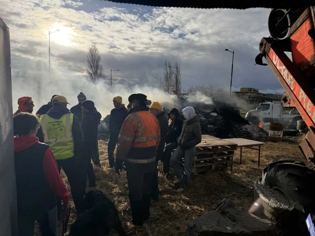 Mobilisations agricoles : après quatre jours sur le rond-point à Castelnaudary, les agriculteurs lèvent le camp