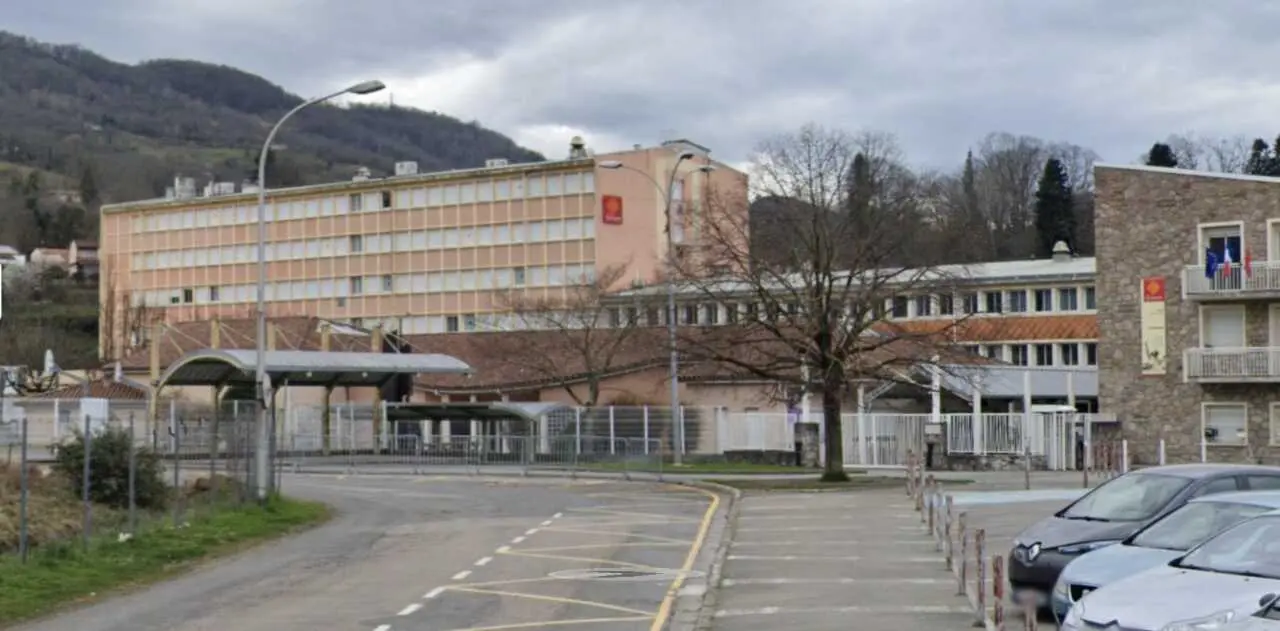 Une enseignante agressée aux couteaux et volée en pleine cité scolaire du Couserans : trois jeunes interpellés Une enseignante agressée aux couteaux et volée en pleine cité scolaire du Couserans : trois jeunes interpellés
