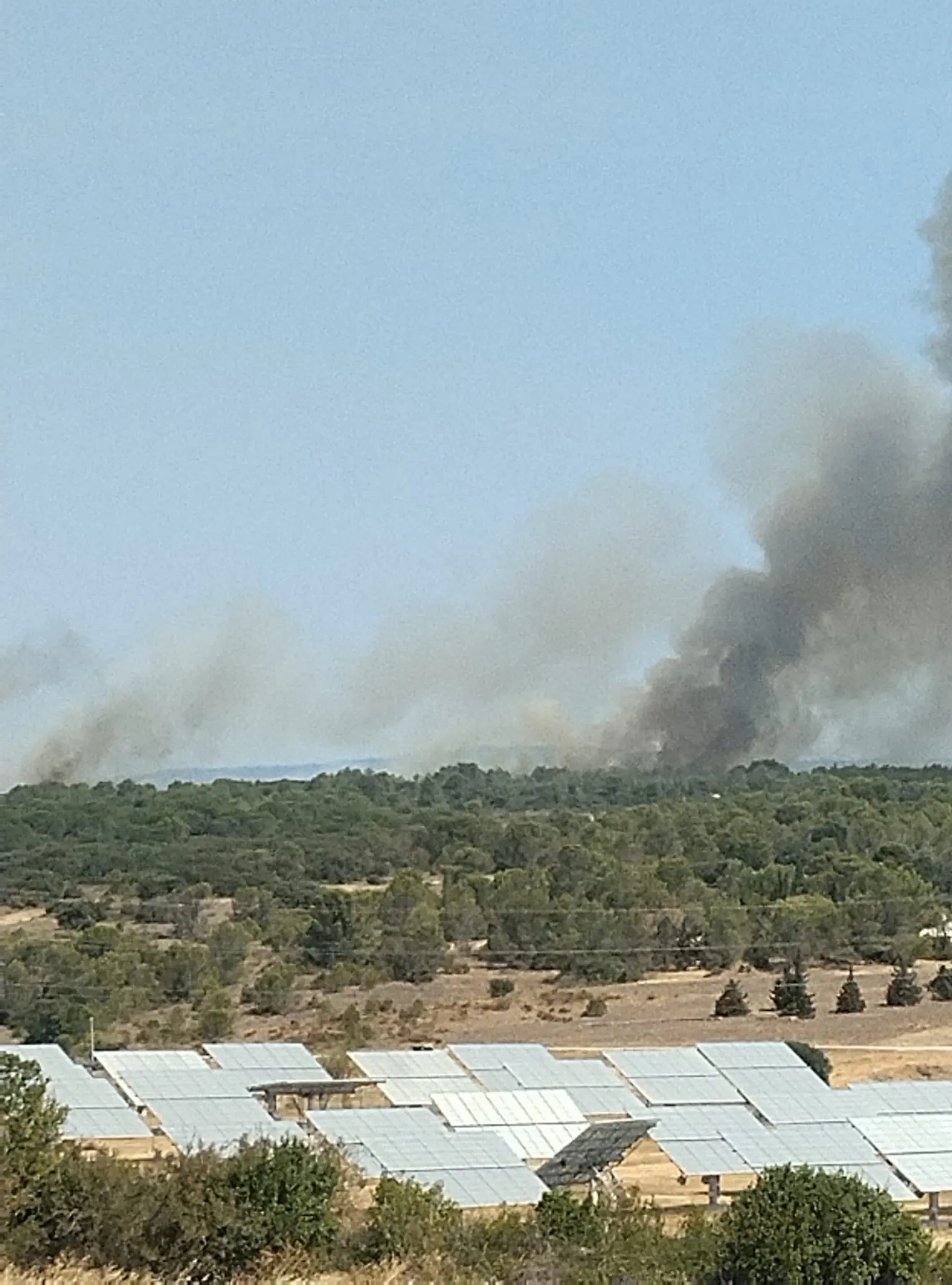 Aude : un incendie menace plusieurs centaines d'hectares à Conques-sur-Orbiel