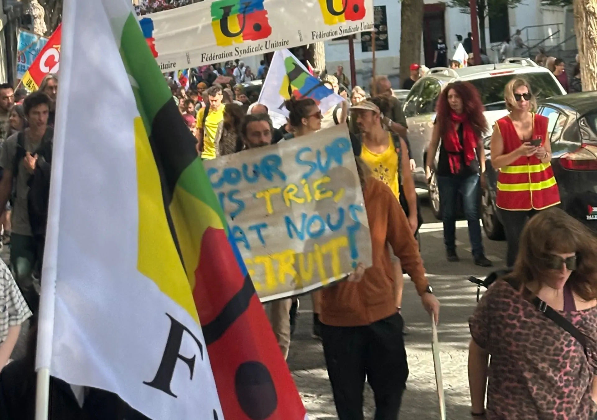 Colère lycéenne en Occitanie : "Plus de 4 millions d’euros de dégâts. En Ariège, le lycée Jean Durroux particulièrement touché", indique la Région
