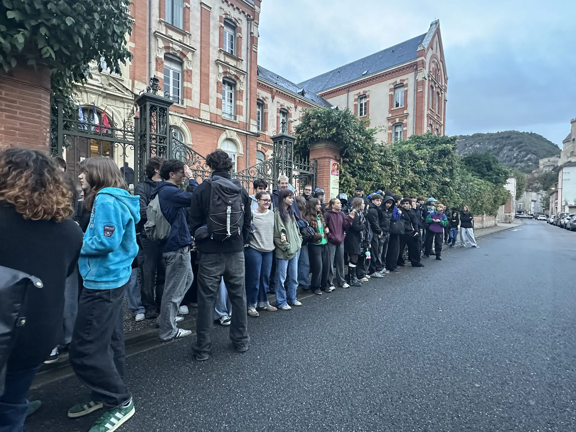 À Foix et Pamiers, les lycées rouvrent partiellement, les élèves dénoncent une volonté de « diviser » le mouvement