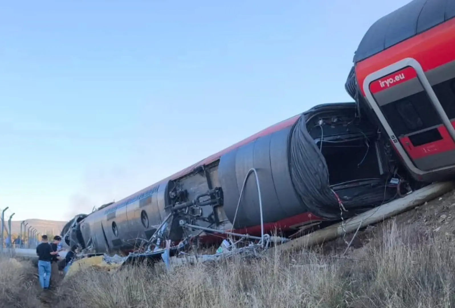 Espagne : une collision entre deux trains à grande vitesse près de Tolède fait au moins 30 morts