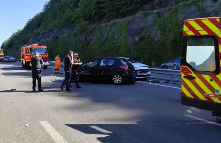 Accident sur la RN20 Ã  Foix : trois vÃ©hicules impliquÃ©s, quatre blessÃ©s, une dÃ©viation en place