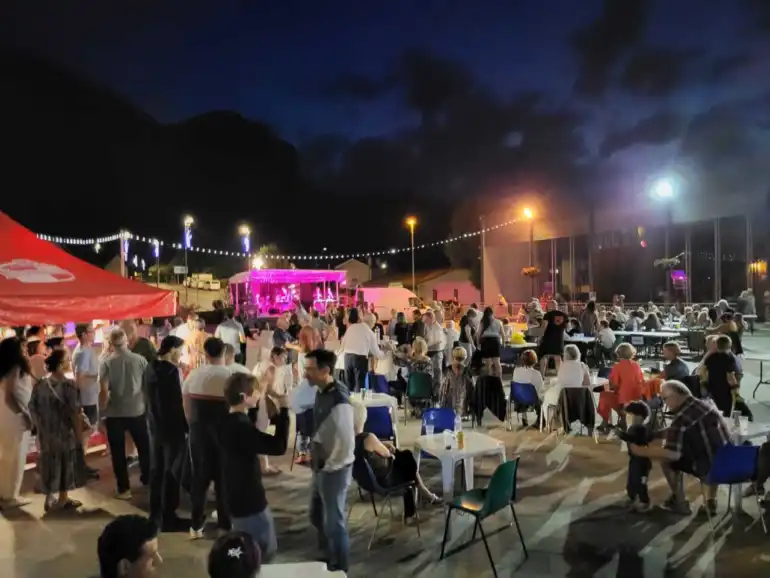 Tarascon-sur-AriÃ¨ge : une soirÃ©e rÃ©publicaine et festive pour le 14 Juillet