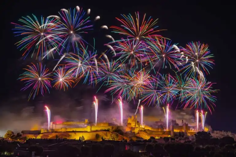 Carcassonne : 500 000 spectateurs Ã©merveillÃ©s sous un ciel dâ€™Ã©toiles