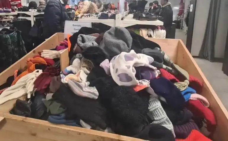 Crise du textile : les collectes suspendues en Occitanie, la filiÃ¨re sous pression