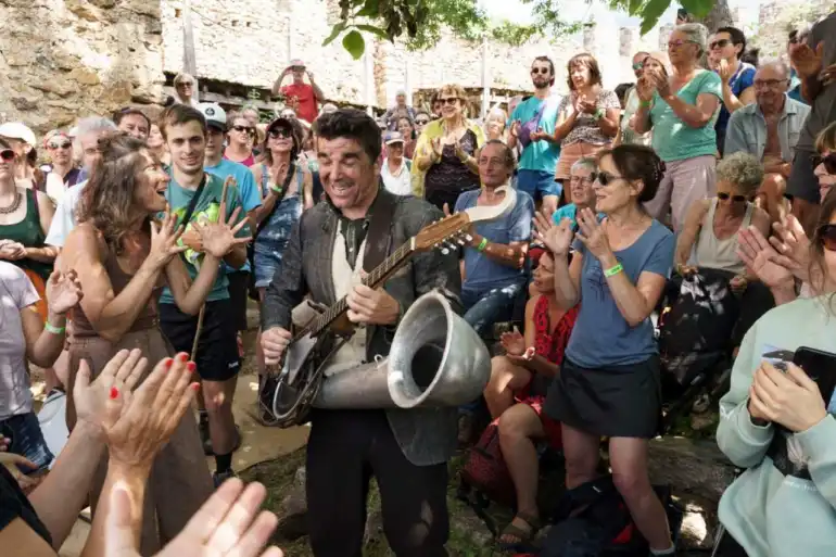Le Festival des Grands Chemins transforme la montagne en scÃ¨ne vivante jusquâ€™au 26 juillet prochain
