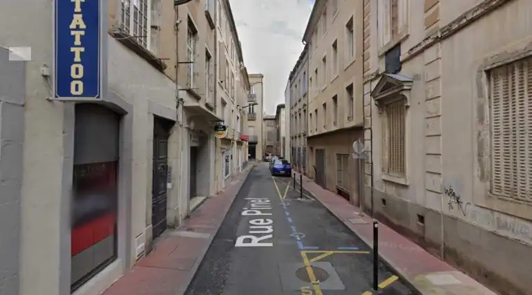 Carcassonne : la rue Pinel sâ€™habille de laine et de couleurs
