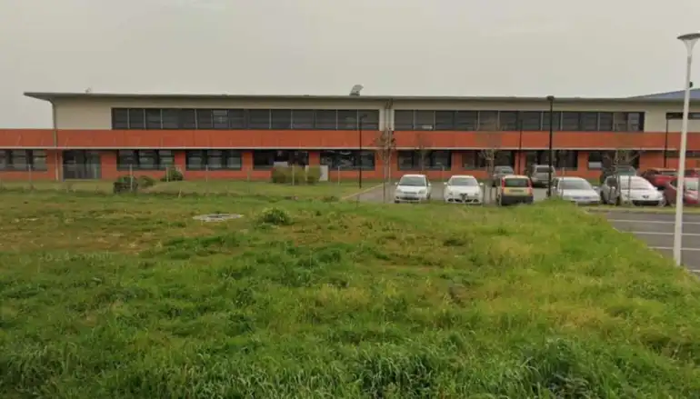 Agression au collÃ¨ge de MazÃ¨res : une Ã©lÃ¨ve menace un camarade avec un couteau
