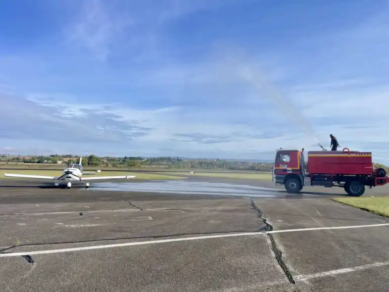 Castelnaudary : lâ€™aÃ©roclub Jean DoudiÃ¨s baptise son nouvel avion Ã©cole