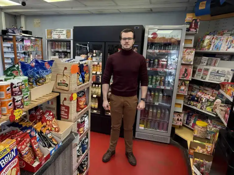 Ã€ 19 ans, Nicolas Reynaert reprend le tabac de TrÃ¨bes : Â«Â Je ne voulais pas que les employÃ©s soient licenciÃ©sÂ Â»