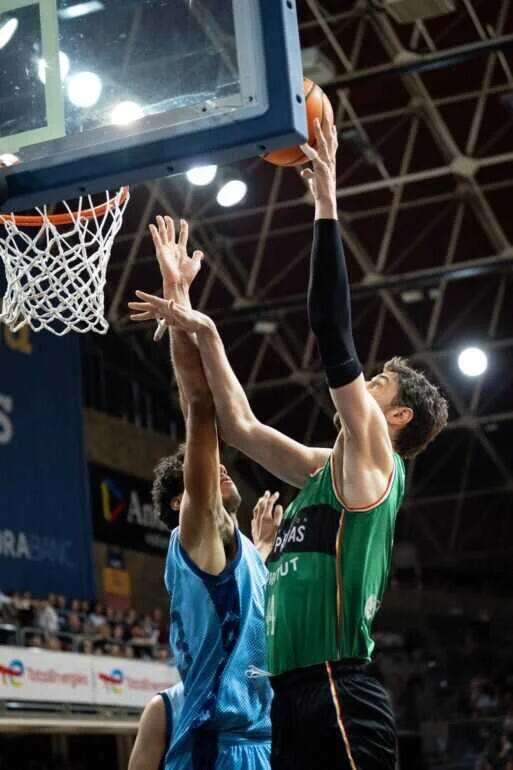 Andorre : six joueurs de basket du Morabanc Andorra en sÃ©lection pour la FIBA