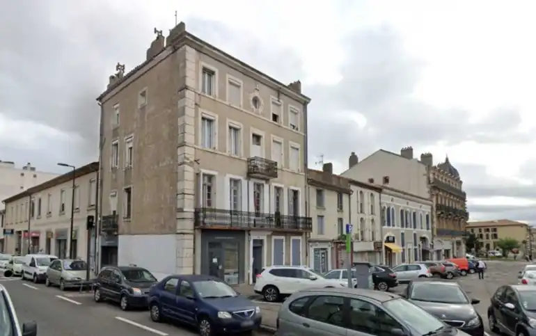 Carcassonne : un violent incendie ravage un immeuble, deux pompiers blessÃ©s dont un griÃ¨vement