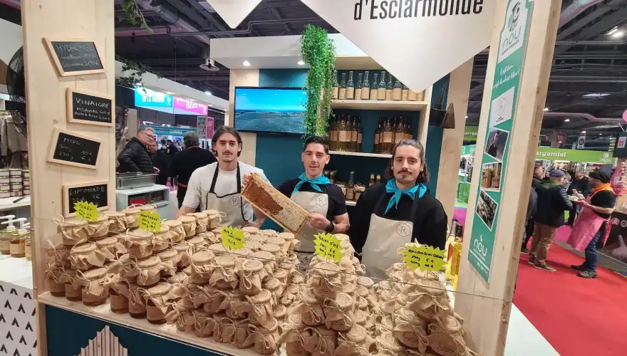 "La Mélavélana » du rucher d’Esclarmonde fait briller Lavelanet dans la capitale -Photo SL