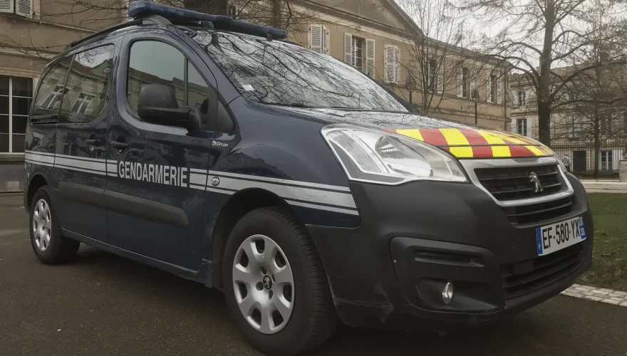 2048px-Peugeot_Partner_de_la_gendarmerie