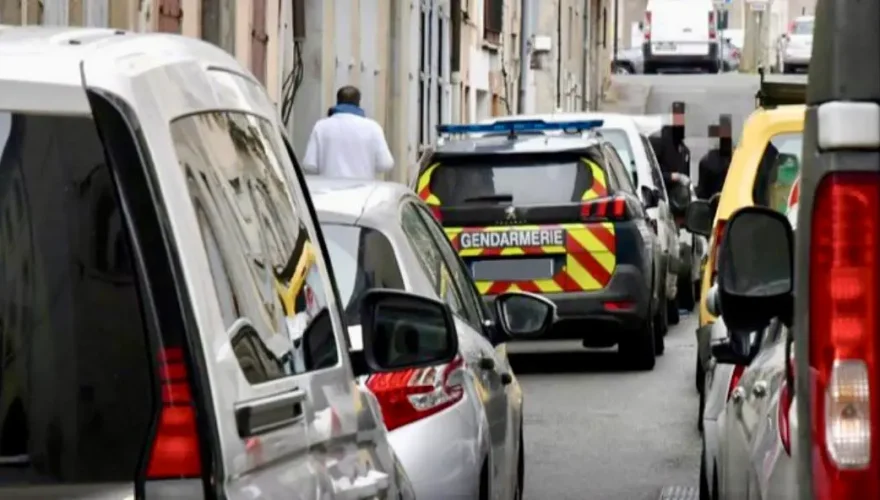 @photo gendarme de l'Aude