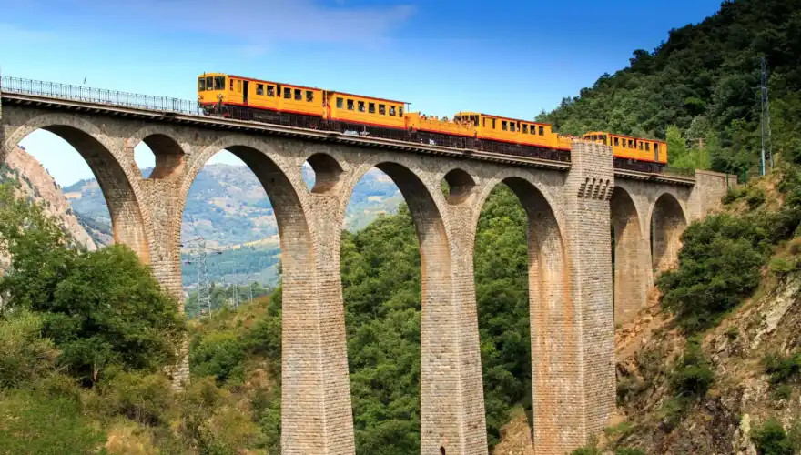 Petit train jaune d'Occitanie France