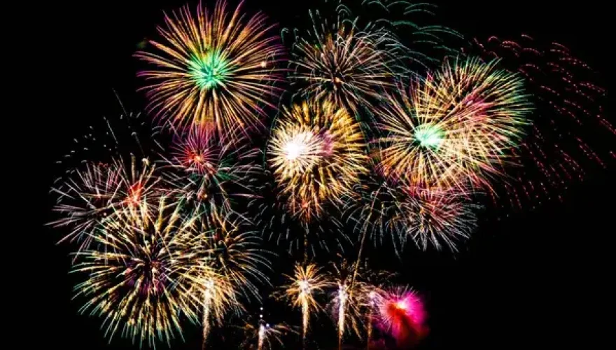 depositphotos_207606030-stock-photo-beautiful-color-fireworks-display-black