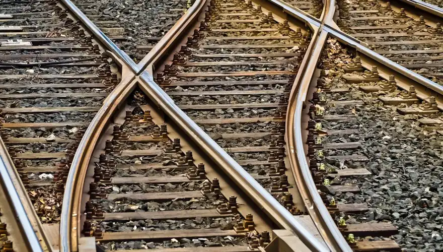 rails-3309912_1280